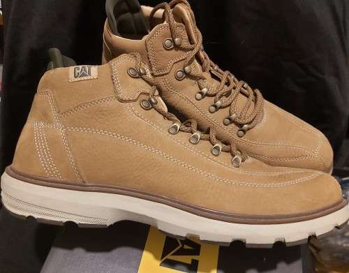 AS NEW!! CAT PRIME SAND SABLE BOOTS SIZE 11