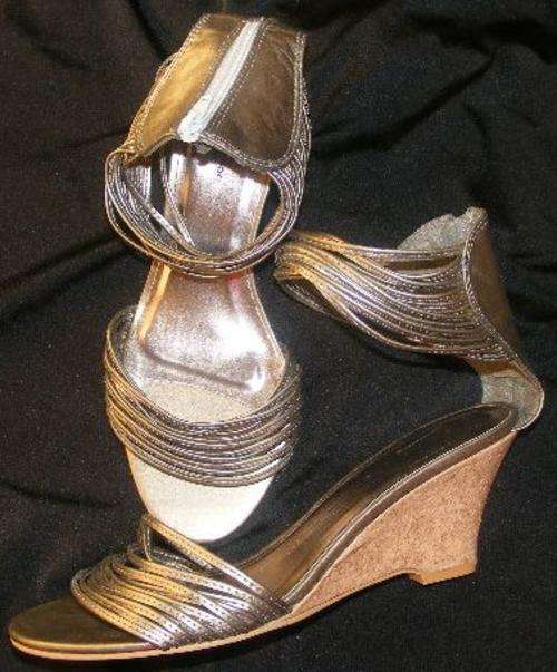 SALE!!!! GORGEOUS PEWTER CORK WEDGES (6)