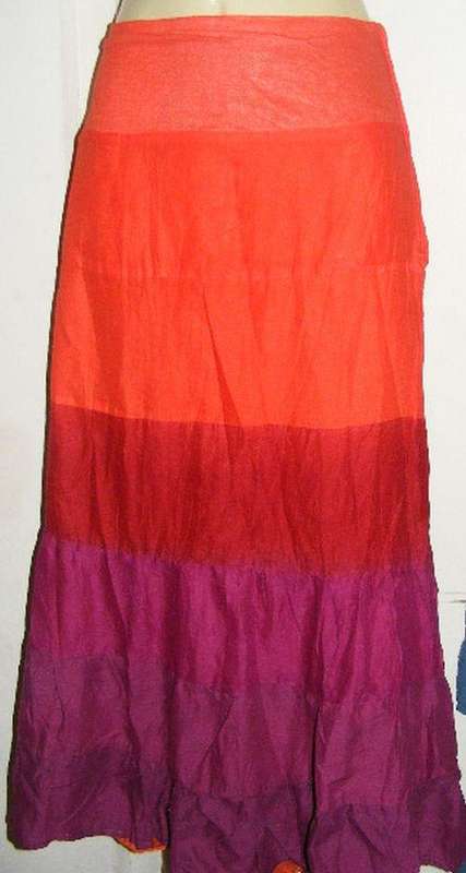 BIG SALE!!!GORGEOUS MULTI-COLOURED SKIRT (40)