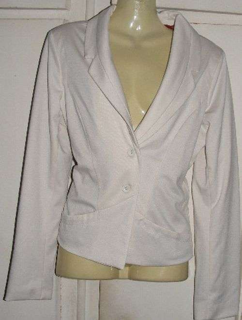 SALE!!!! GORGEOUS CREAM LINED JACKET (M)