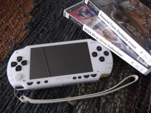PSP, accessories + 2 games