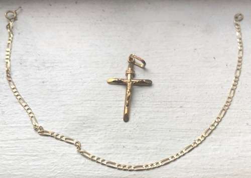 GOLD WRIST CHAIN WITH CHARM 1.3 GRAMS 9 CARAT GOLD
