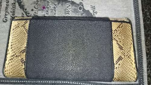 PURSE - Stingray skin - made in Thailand - with pockets for 11 bank cards