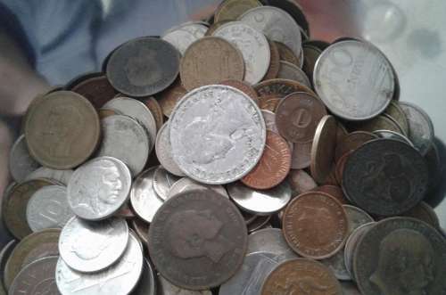 996 GRAMS WORLD COINS
