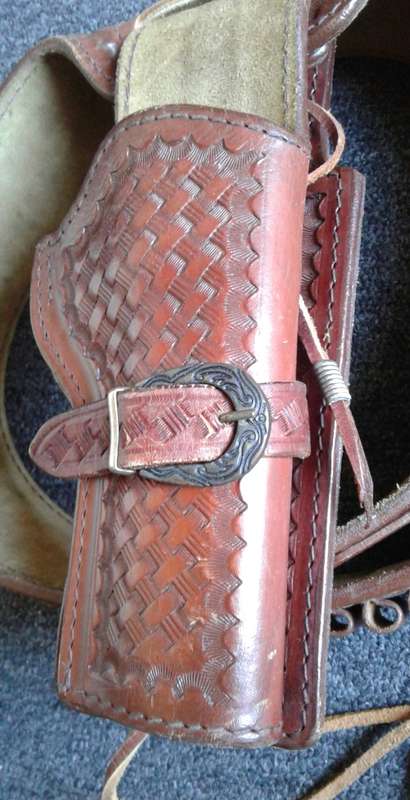 WESTERN SIXSHOOTER BELT & HOLSTER :