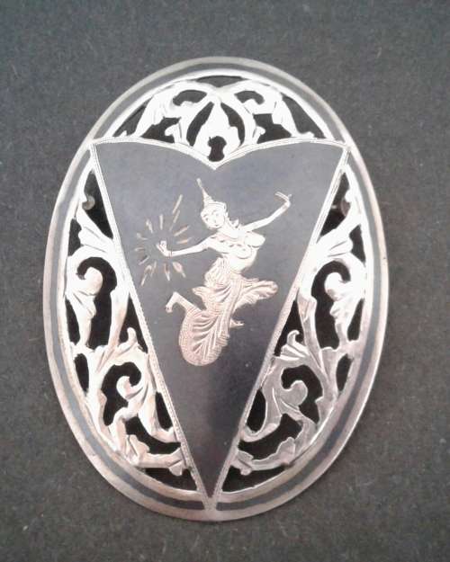 VINTAGE SIAM BROOCH : STERLING SILVER