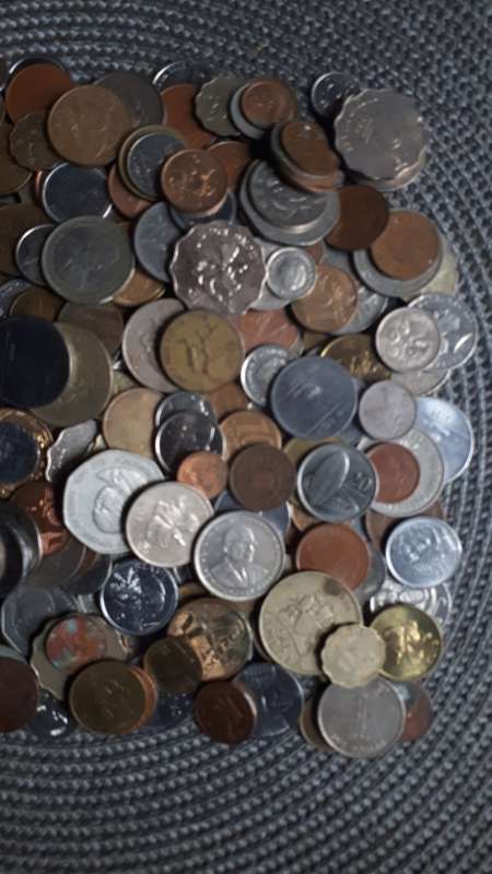 310 X INTERNATIONAL ASSORTMENT LOT : BID PER COIN FOR THE LOT