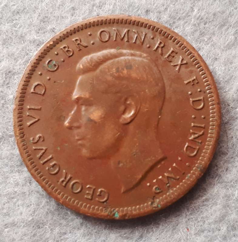 1943 Australia half penny (M)