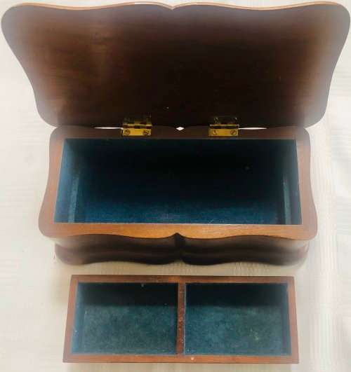 Wooden Jewellery Box in Excellent Condition With Compartments