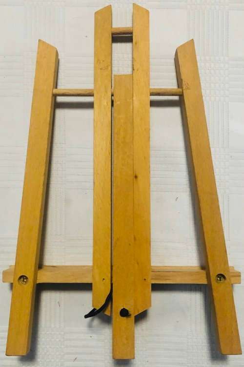 Wooden Mini Art Easel in Excellent Condition