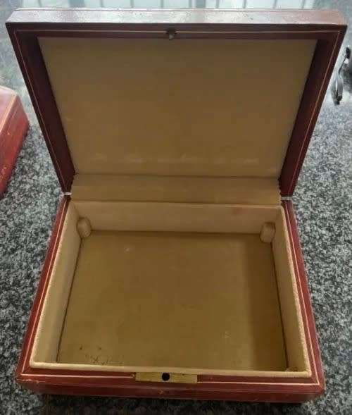 GENUINE LEATHER JEWELLERY BOX WITH WEAR AND TEAR