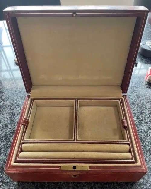 GENUINE LEATHER JEWELLERY BOX WITH WEAR AND TEAR