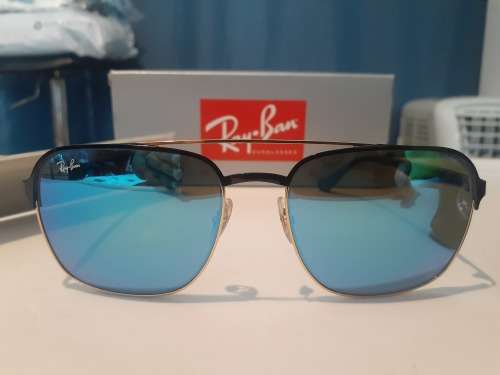 RAY BAN sunglasses blue mirror tint                            *****BRAND NEW*****