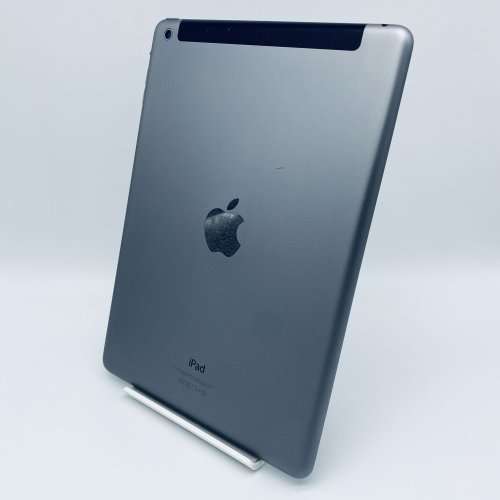 Apple iPad Air 32GB Wi-Fi - Space Grey (A1474) +R1000 Free Accessories