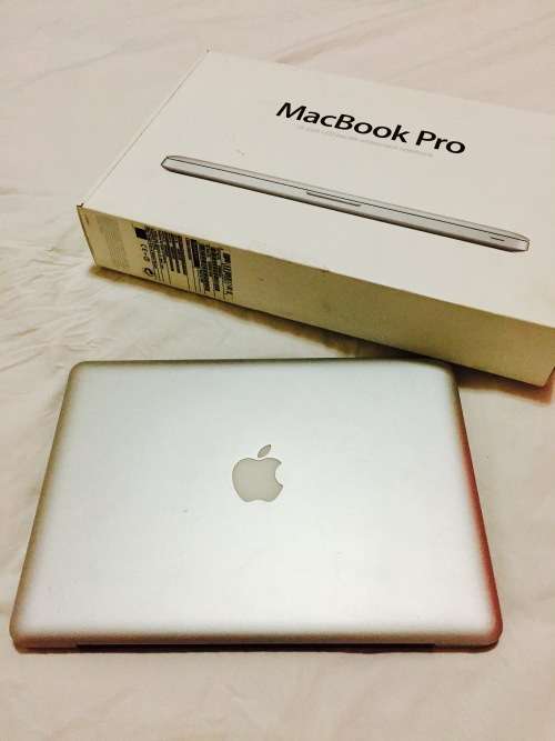 Apple MacBook Pro 13.3-inch | Core 2 Duo 2.26Ghz | 4GB DDR3 | 500GB SSD *** GENUINE APPLE (original