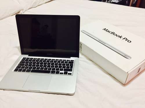 Apple MacBook Pro 13.3-inch | Core 2 Duo 2.26Ghz | 4GB DDR3 | 500GB SSD *** GENUINE APPLE (original
