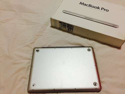 Apple MacBook Pro 13.3-inch | Core 2 Duo 2.26Ghz | 4GB DDR3 | 500GB SSD *** GENUINE APPLE (original