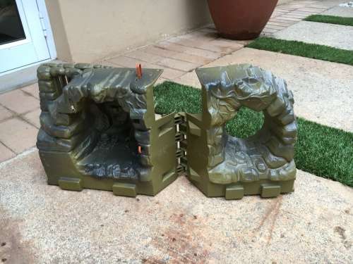 Vintage Mattel 1984 Building Unit - He Man and Masters of the Universe?