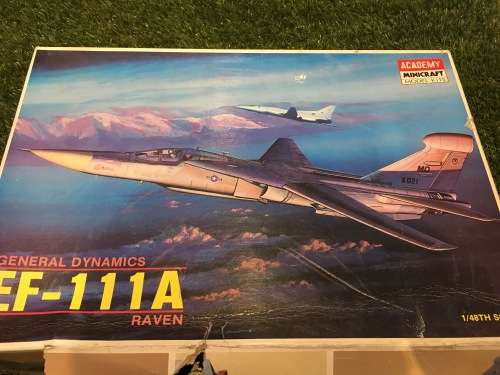 EF 111A - Academy Minicraft Model 1:48