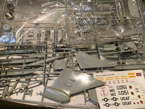 EF 111A - Academy Minicraft Model 1:48