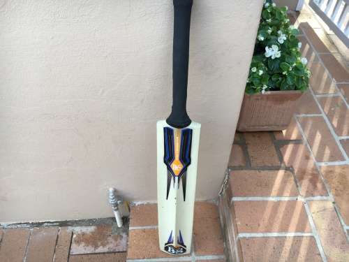 Bellingham and Smith Bat Volcano - looks almost Brand New - size 6