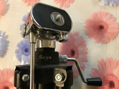 Very strong vintage tripod with steel legs - fantastic
