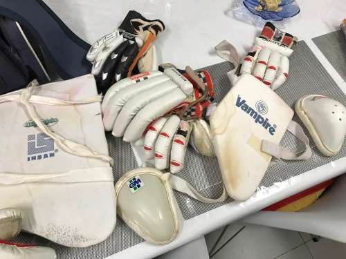 Cricket kit - various items with bag