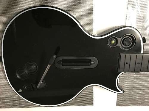X box 360 Wireless Guitar - nice