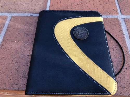 Collectable writing folder - Golden Breders