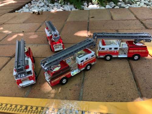 4 fantastic fire engines for layout or display