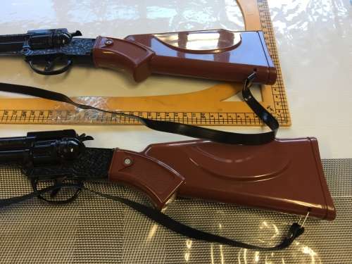 2 nice die cast guns - good value