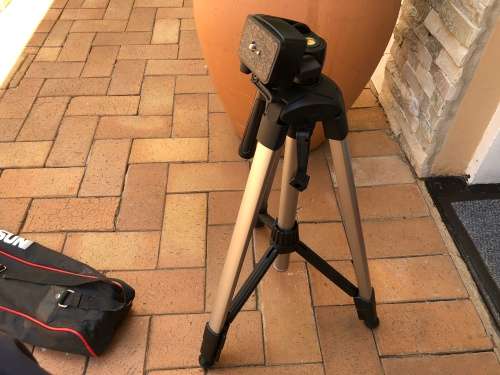 Wow - lovely tripod - very light with extendable legs and carry bag