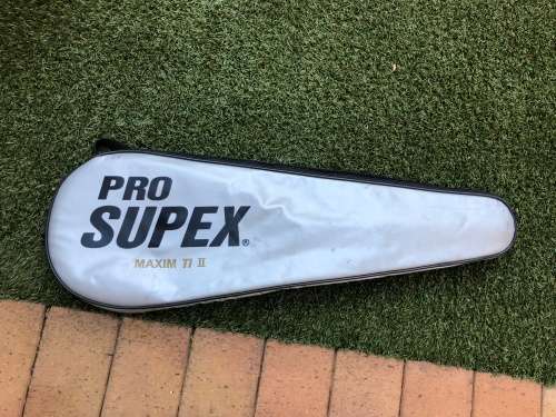 Excellent quality squash racquet - very light and enjoyable