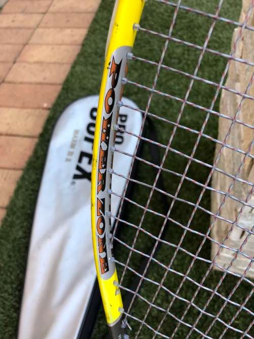 Excellent quality squash racquet - very light and enjoyable