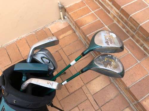 Junior Golf club set with bag and drivers - very nice - see pics - good value