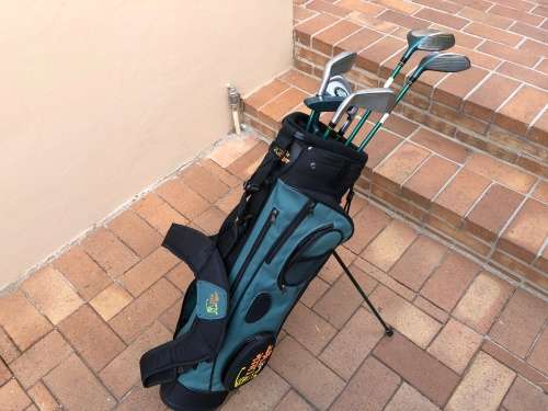 Junior Golf club set with bag and drivers - very nice - see pics - good value