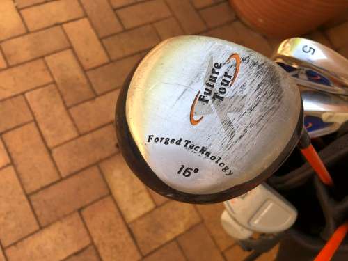 Lovely junior golf club set for 13 - 16 yr olds