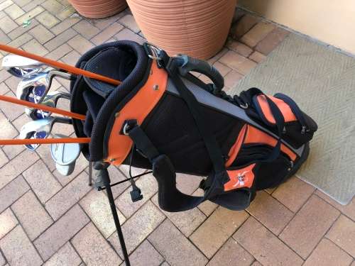 Lovely junior golf club set for 13 - 16 yr olds