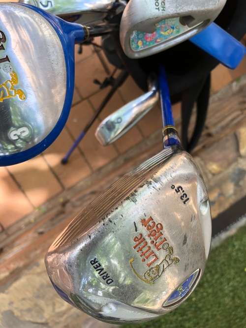 Junior golf clubs with bag - nice