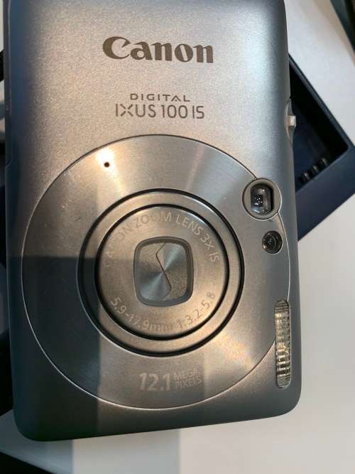 Lovely Cannon point and shoot camera Good Value