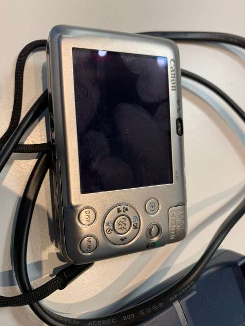 Lovely Cannon point and shoot camera Good Value