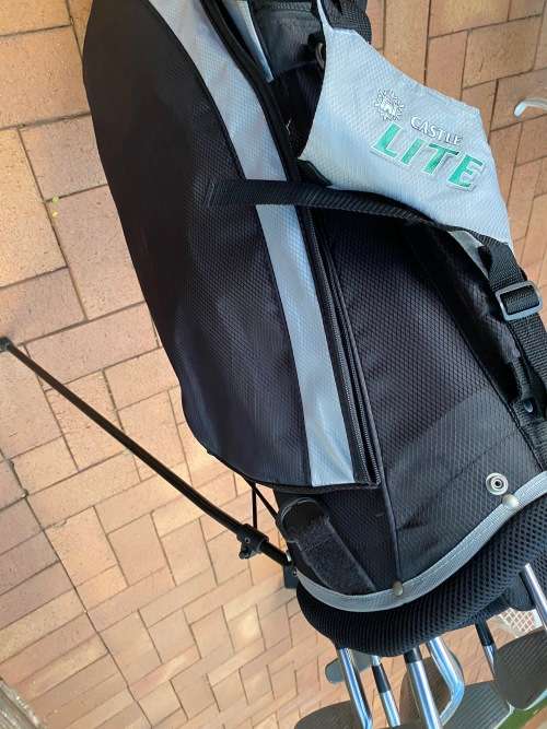 Lovely Mizuno golf clubs with light stand bag - Bargain