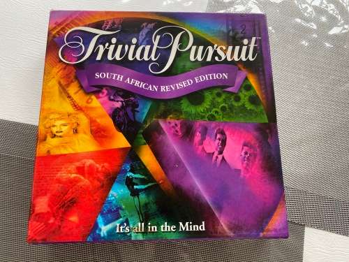 Trivial Pursuit Board Game - nice