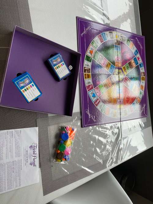 Trivial Pursuit Board Game - nice