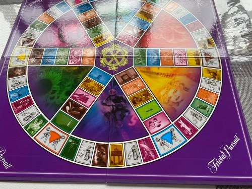 Trivial Pursuit Board Game - nice