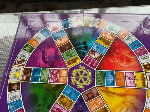 Trivial Pursuit Board Game - nice