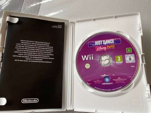 Wii) Just Dance Disney Party