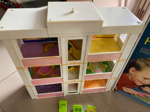 Fantastic condition vintage Doll House - rare