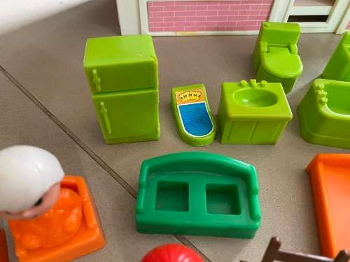 Fantastic condition vintage Doll House - rare