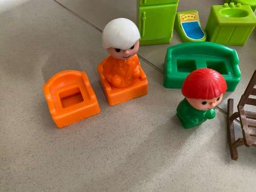 Fantastic condition vintage Doll House - rare